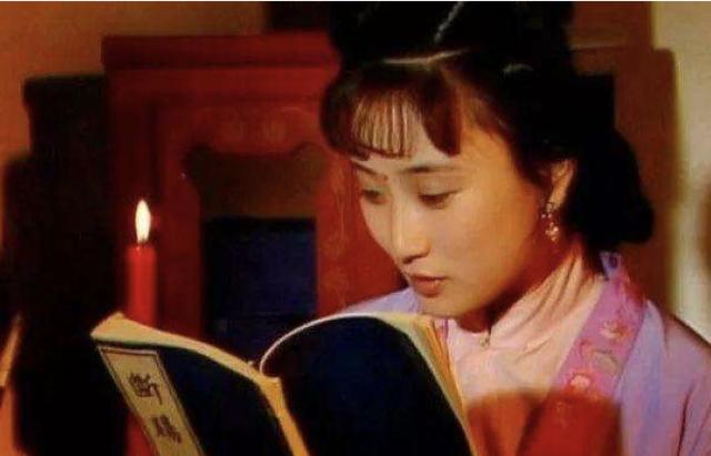 红楼梦香菱真名是什么，甄英菊还是甄英莲