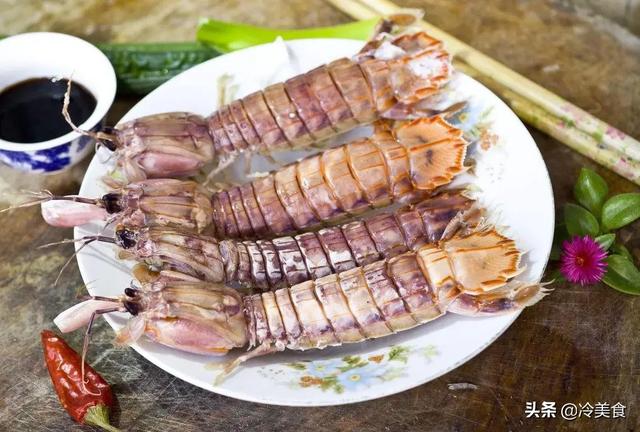 皮皮虾水煮还是清蒸，皮皮虾清蒸好还是水煮好吃（皮皮虾加水煮是错的）