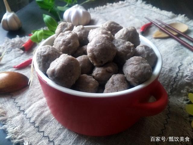 牛肉丸的制作方法，如何做出来的牛肉丸好吃（家庭版制作Q弹的牛肉丸）