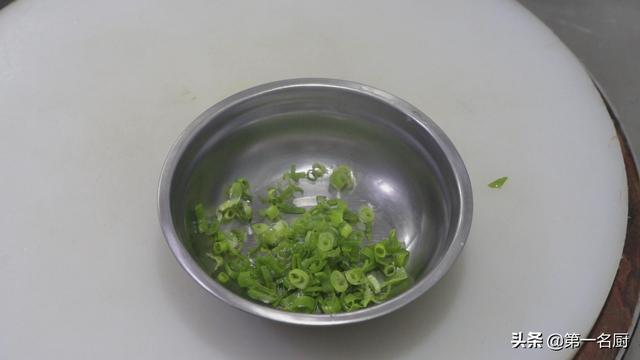 黄豆芽的家常做法，黄豆芽的十种家常做法（厨师长炒个黄豆芽）