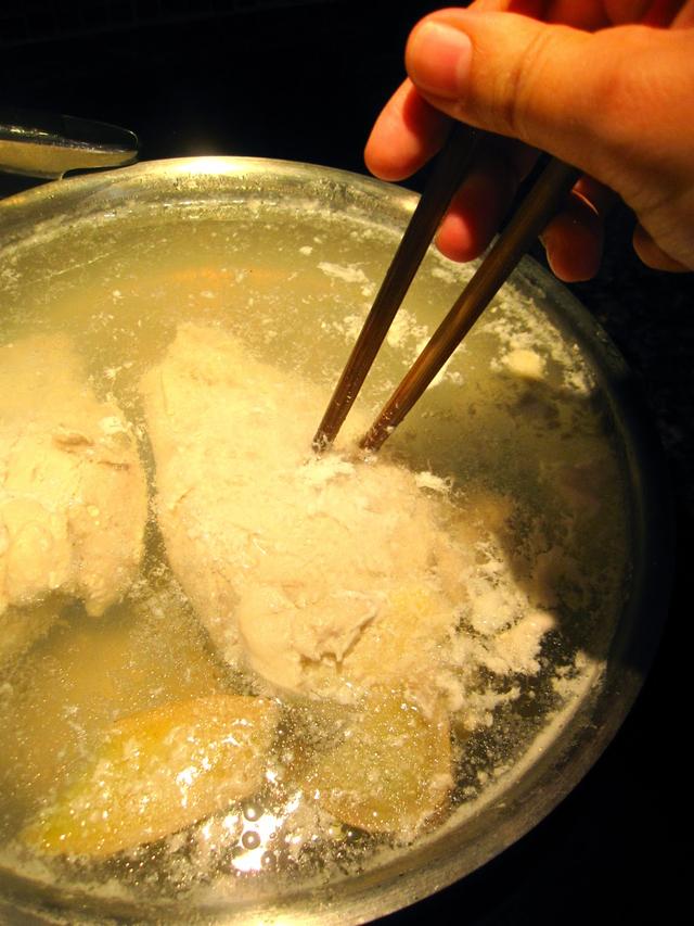 鸡丝凉面的做法，正宗鸡丝凉面的做法（用家常的调料就能做）