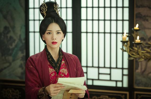 被称翻版刘涛曹曦文曾经与陈思诚相恋三年，刘涛和曹曦文是孪生姐妹吗