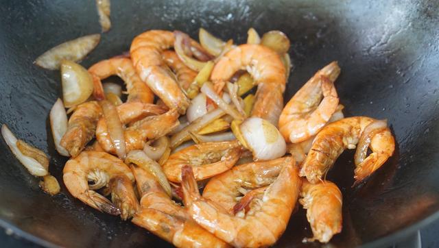 爆炒基围虾的正宗做法，葱爆基围虾记住这几点