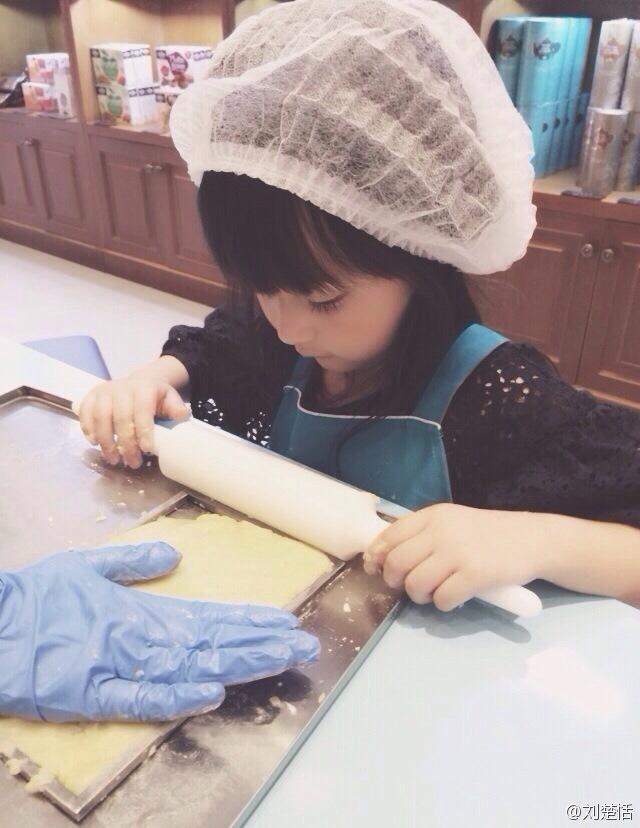 刘楚恬一家三口，小芈月刘楚恬人气不输孙俪