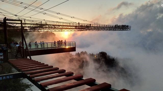 重庆旅游必去十大景点，重庆必去的十大景点推荐（重庆主城十大网红打卡景点）