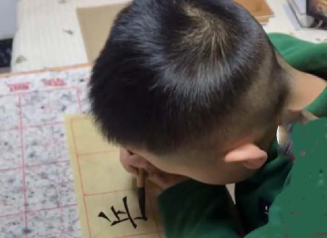 当今柳楷第一人，他是一位将柳楷写到极致的7岁孩子