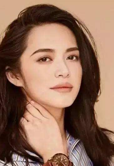 鹅蛋脸是大众脸吗，女生大众脸长什么样