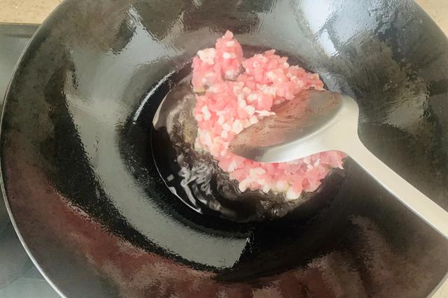 饺子馅怎么调才好吃，正宗饺子馅怎么调最好吃（饺子馆的馅料真正调制顺序是怎样的）