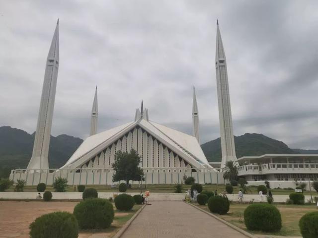 巴基斯坦在哪里，去巴基斯坦玩一般去什么地方（巴基斯坦的行政区划与民族问题）