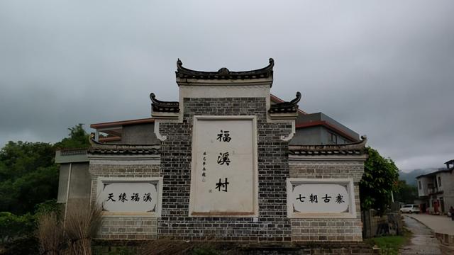 广西贺州高铁站最新消息，广西贺州一个尴尬