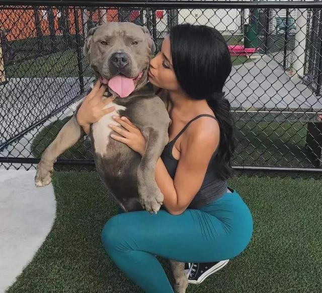 欧美最火超模个人写真，维密超模糖糖性感内衣大片