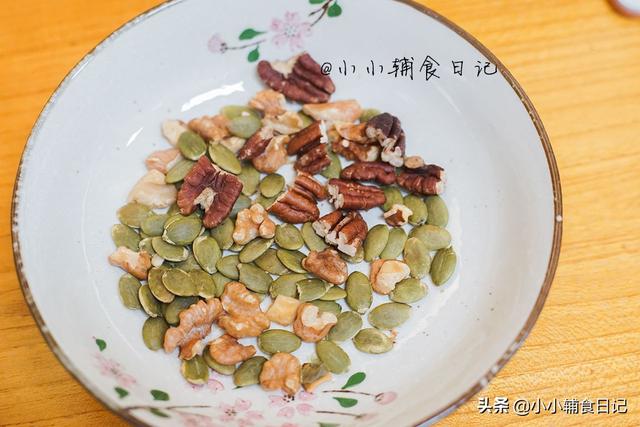  芝麻核桃粉的做法宝宝辅食，芝麻核桃粉自己在家做