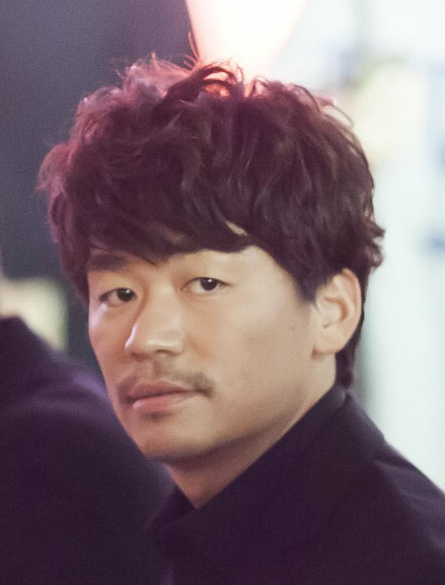 王宝强为什么离婚后越来越红，老婆兄弟双双背叛