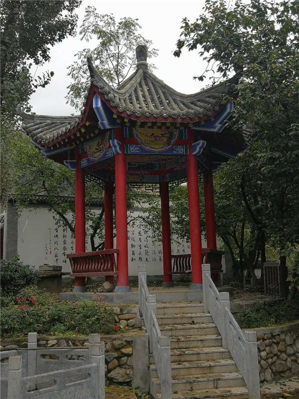 铅山樱桃沟景区，阳春三月“樱桃沟”天朗气清