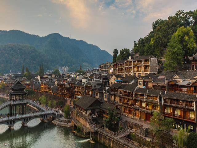 张家界凤凰古城自助游攻略，湖南周边张家界-凤凰古城七日游攻略来啦