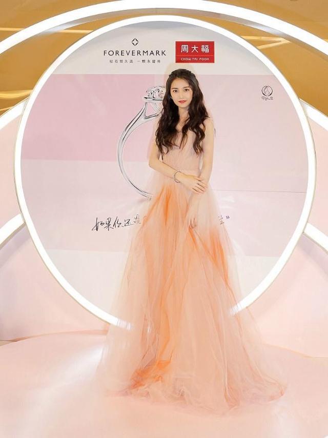 唐嫣带红了陈钰琪，跑龙套跑到演女主