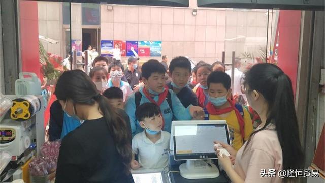 如何加盟奶茶店，加盟奶茶店的盈利模式和方案