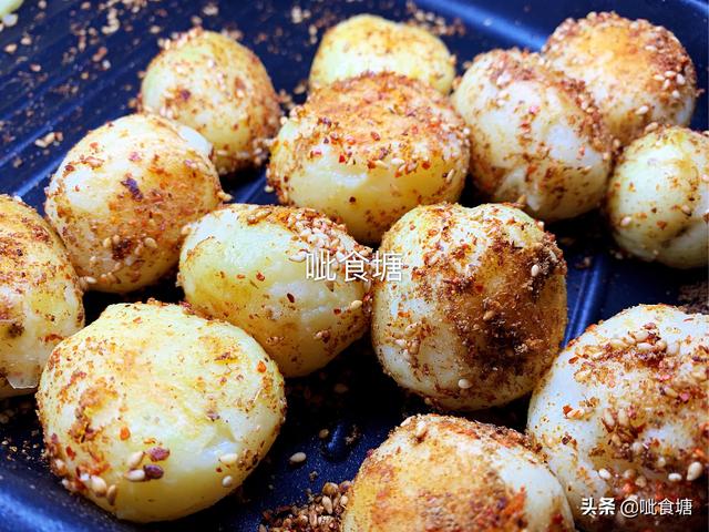 街头香辣小土豆的做法，在家也能吃烧烤