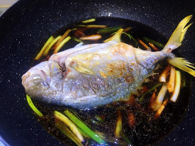 红烧鱼什么鱼好吃，红烧鱼要买什么鱼来做好吃一点（教你好吃的红烧鱼做法）