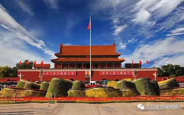 国庆60周年阅兵式，国庆60大阅兵完整版（重温15次国庆阅兵珍贵画面）