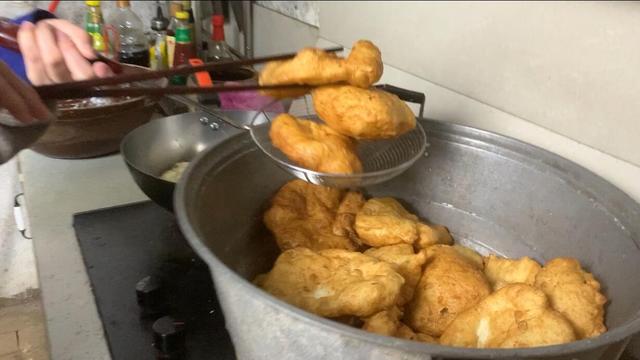 在家自制油条面粉怎么做，普通面粉做油条