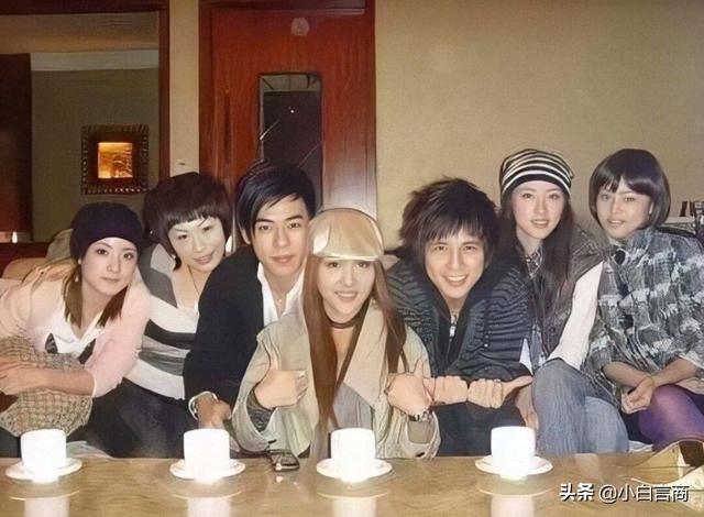 薛之谦高磊鑫分开了多久，薛之谦高磊鑫早年与众好友同框合影