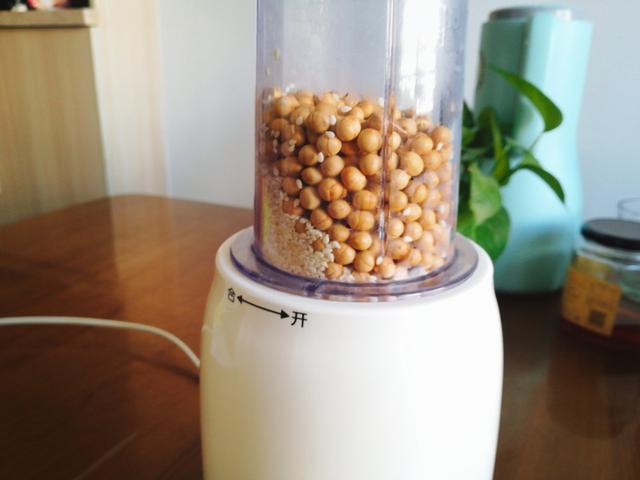 四川的红糖糍粑怎么吃，四川火锅灵魂伴侣红糖糍粑