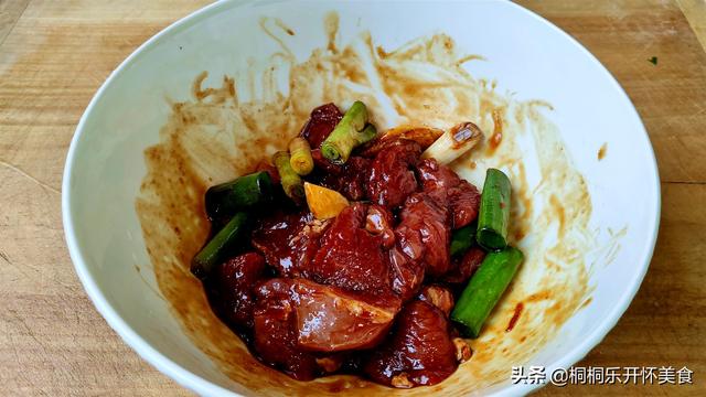 最简单的粽子怎么包的教程，2种包粽子最简单方法