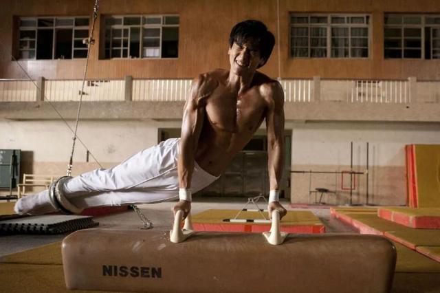 彭于晏小时候和现在对比，小时候太胖被嘲笑