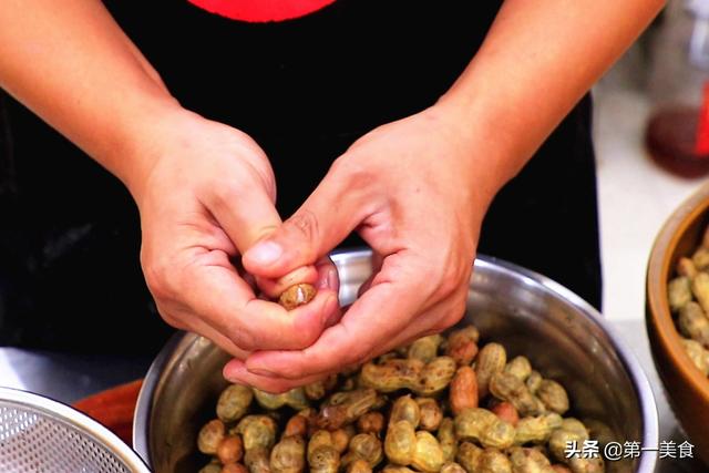 做水煮花生只放盐做错了，水煮五香花生正确做法