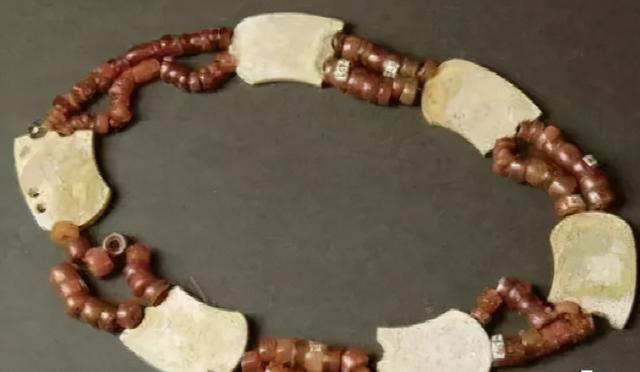 佛教七宝玛瑙寓意，玛瑙古代七宝之一