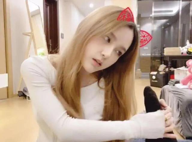 rita电竞椅，rita颜值好高（迪锐克斯电竞椅联手Rita助力女性电竞游戏市场）