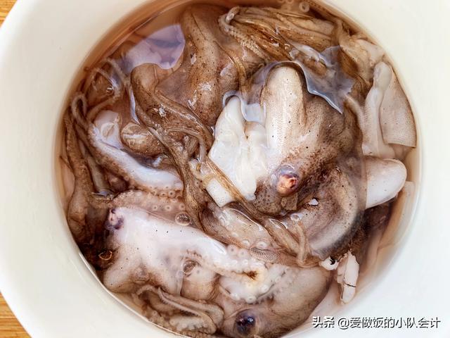 家常八爪鱼的做法，八爪鱼怎么做好吃又嫩又简单