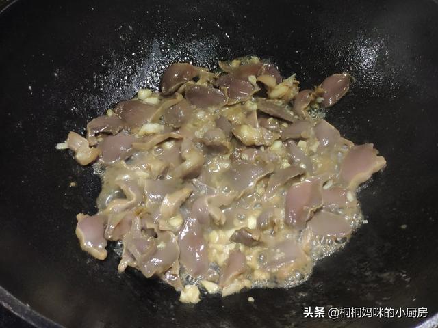 鸡胗怎么炒好吃，鸡胗怎样爆炒好吃