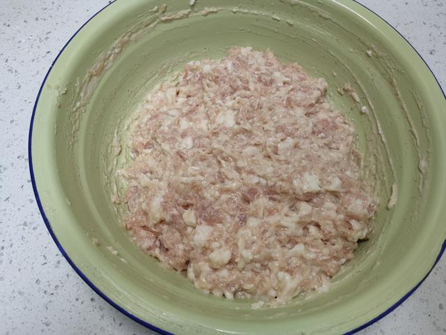 猪肉丸子怎么炸，炸肉丸子怎么炸的又软又香