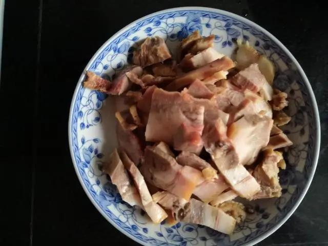 压猪头肉的做法，猪头肉最正宗的做法图解（年味浓浓 ……压猪头喽）