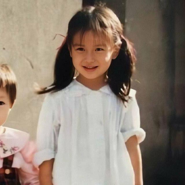 杨颖现在和谁的关系好，深扒杨颖高段位