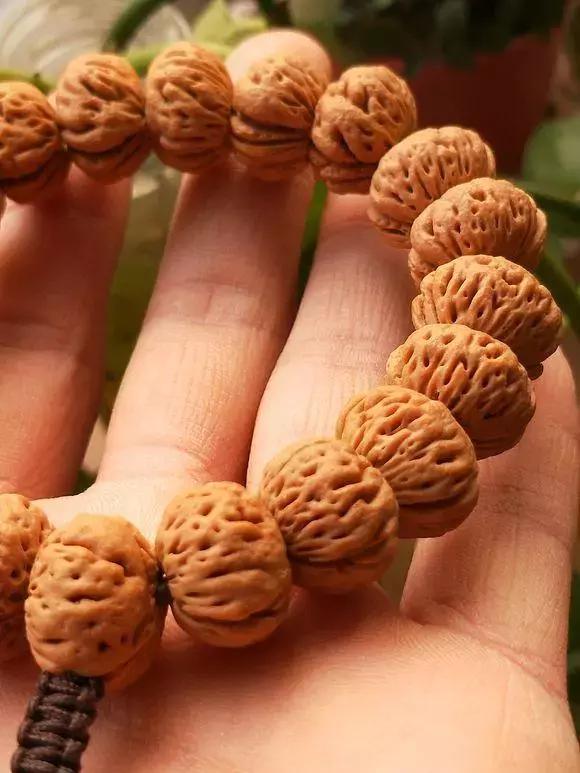 桃核的盘玩的大忌，还别说，这4种桃核，还挺漂亮