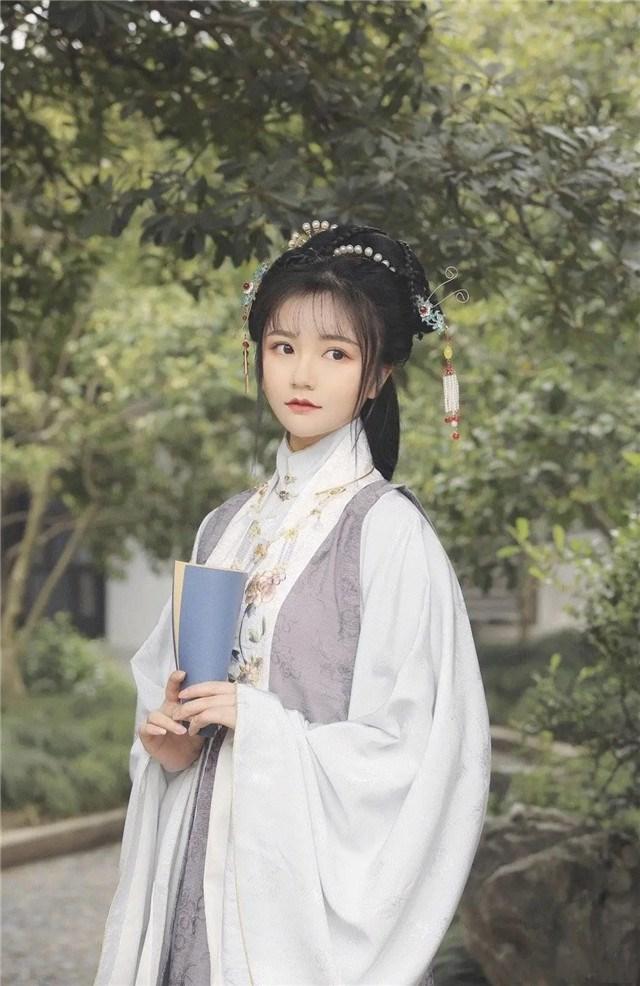 汉服裙子的穿法齐腰，汉服的正确穿法 ， 齐腰汉服