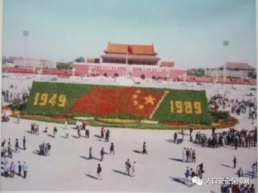国庆60周年阅兵式，国庆60大阅兵完整版（重温15次国庆阅兵珍贵画面）