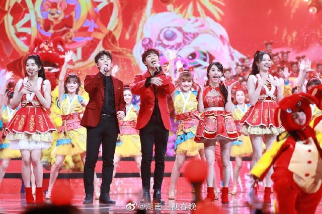 湖南卫视春晚魔术，王一博湖南春晚变魔术（湖南卫视春晚：小品炒剩饭）