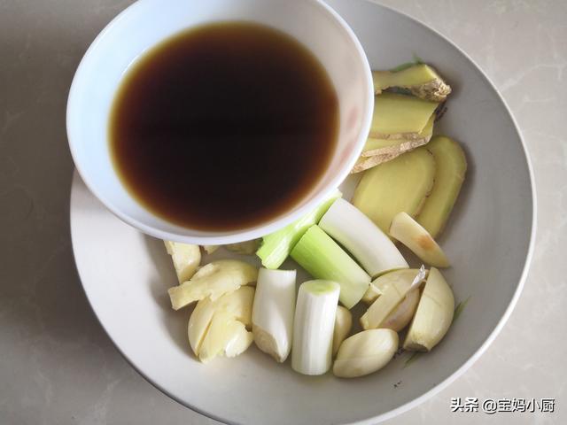 怎么做烧鱼最简单又好吃，学会这道菜全家都夸你是大厨