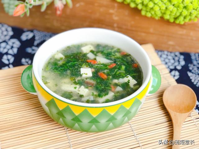 秋天荠菜汤家常做法，吃鱼吃肉不如多喝荠菜汤