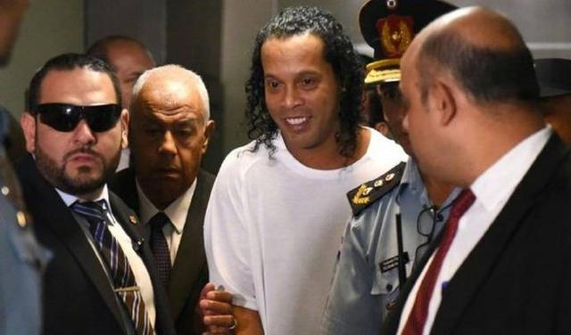 小罗入狱事件，小罗入狱笑容明媚