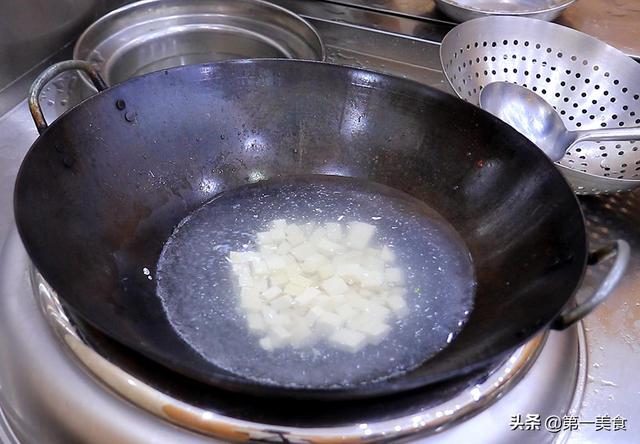 清炖豆腐的做法，清炖白豆腐汤（白菜炖豆腐汤怎么做才好喝）