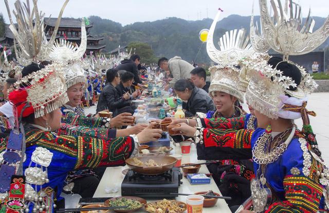西江千户苗寨推荐吃的，苗寨喝不醉秘籍送给北京