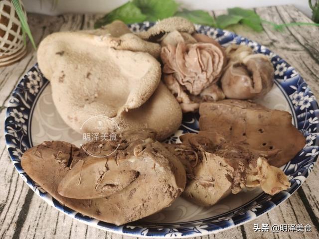 羊杂汤怎么做好吃，羊杂汤怎么调制才好吃（切记不要直接煮）