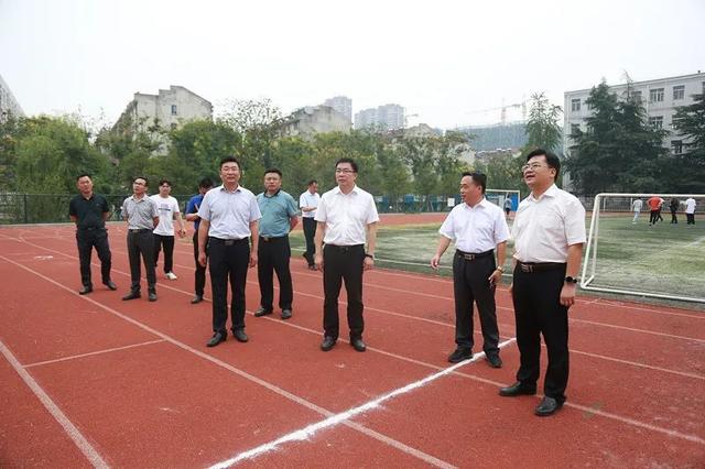 教师慰问一线教育工作者，省委教育工委、省教育厅走访慰问一线教育工作者