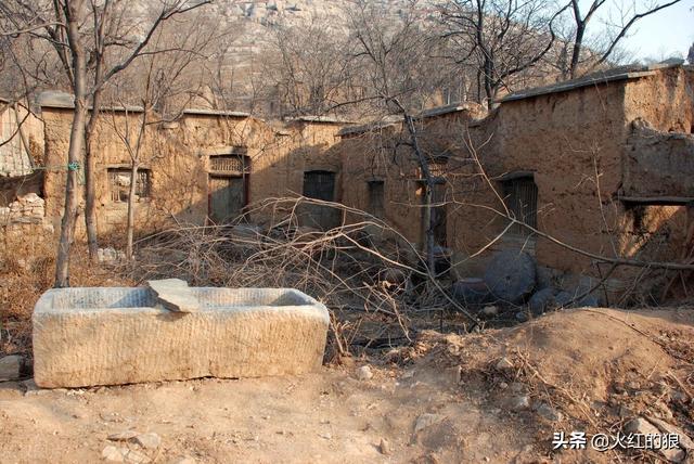 为什么老话说一人不能进庙呢，农村一人不进庙