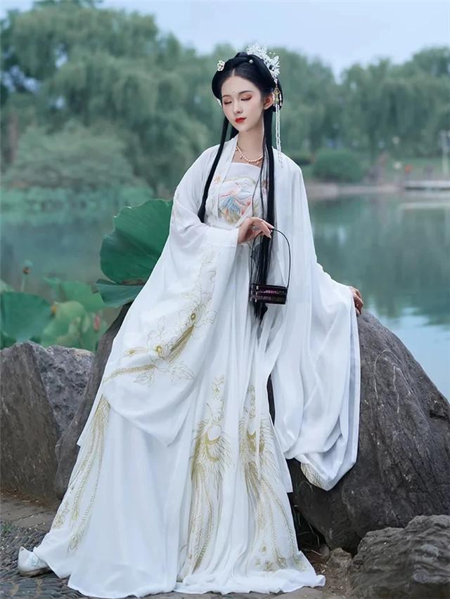 汉服裙子的穿法齐腰，汉服的正确穿法 ， 齐腰汉服